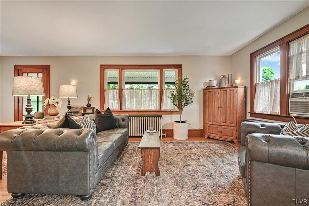 6372 Sullivan Trail