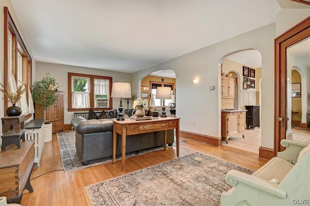 6372 Sullivan Trail