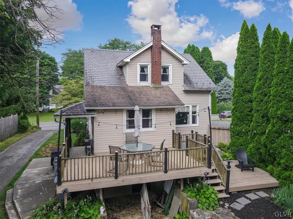 6372 Sullivan Trail