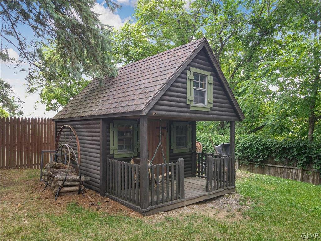 6372 Sullivan Trail