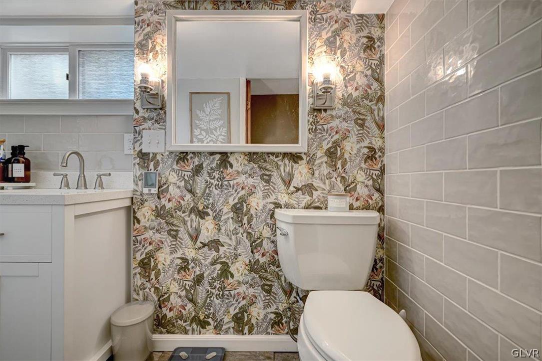 6372 Sullivan Trail