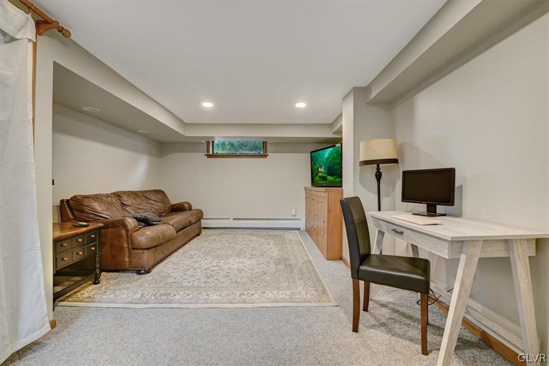 6372 Sullivan Trail