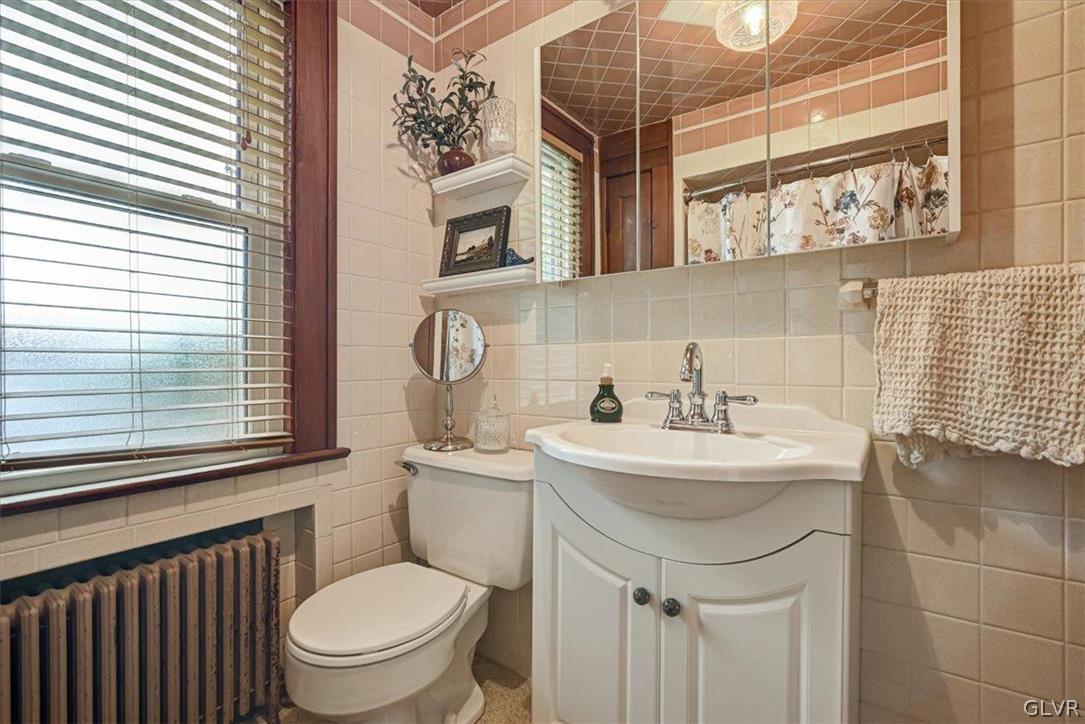 6372 Sullivan Trail