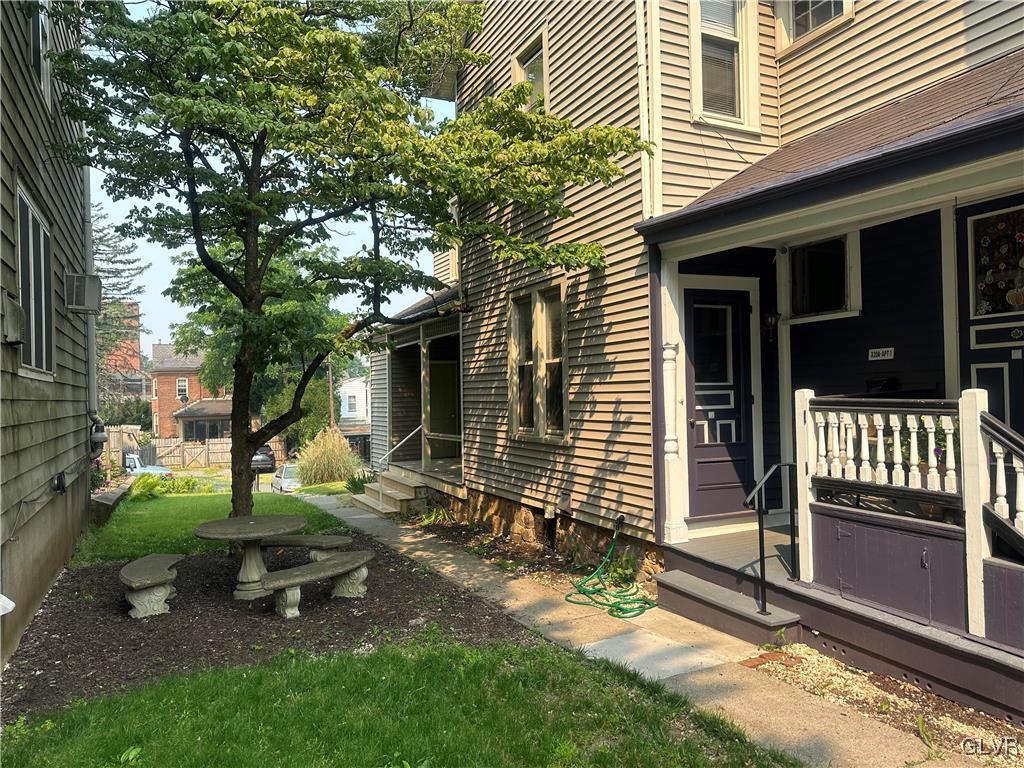 320 Cattell Street 1