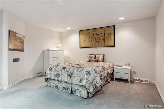7641 S Rosemary Circle