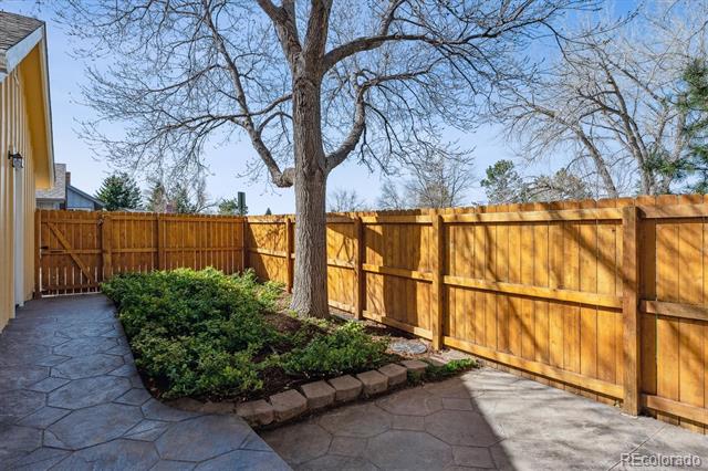 7641 S Rosemary Circle