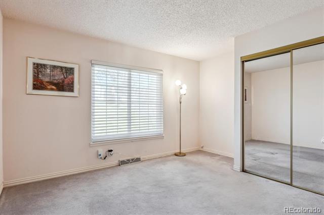 7641 S Rosemary Circle