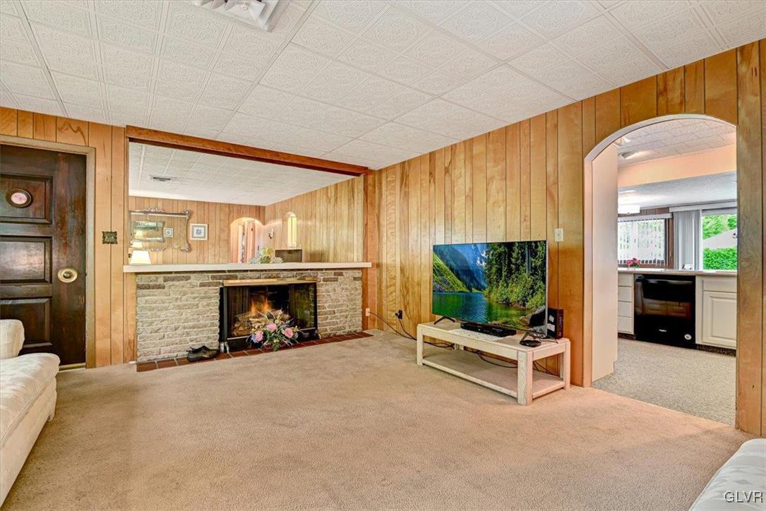 2545 West Fairview Street