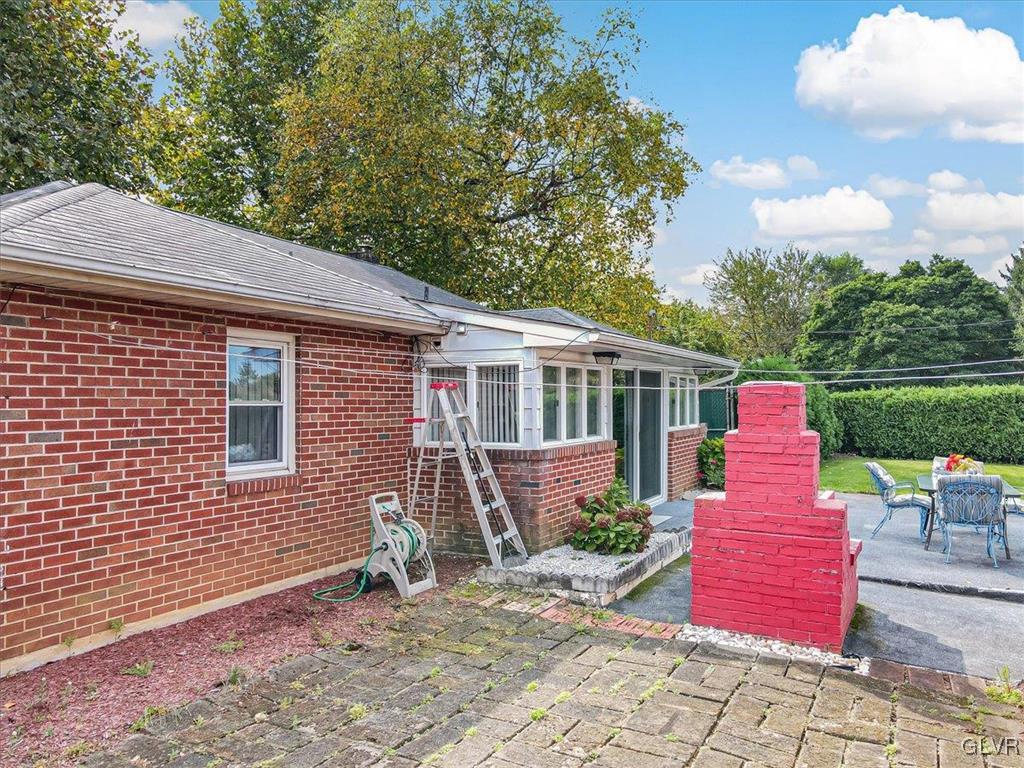 2545 West Fairview Street