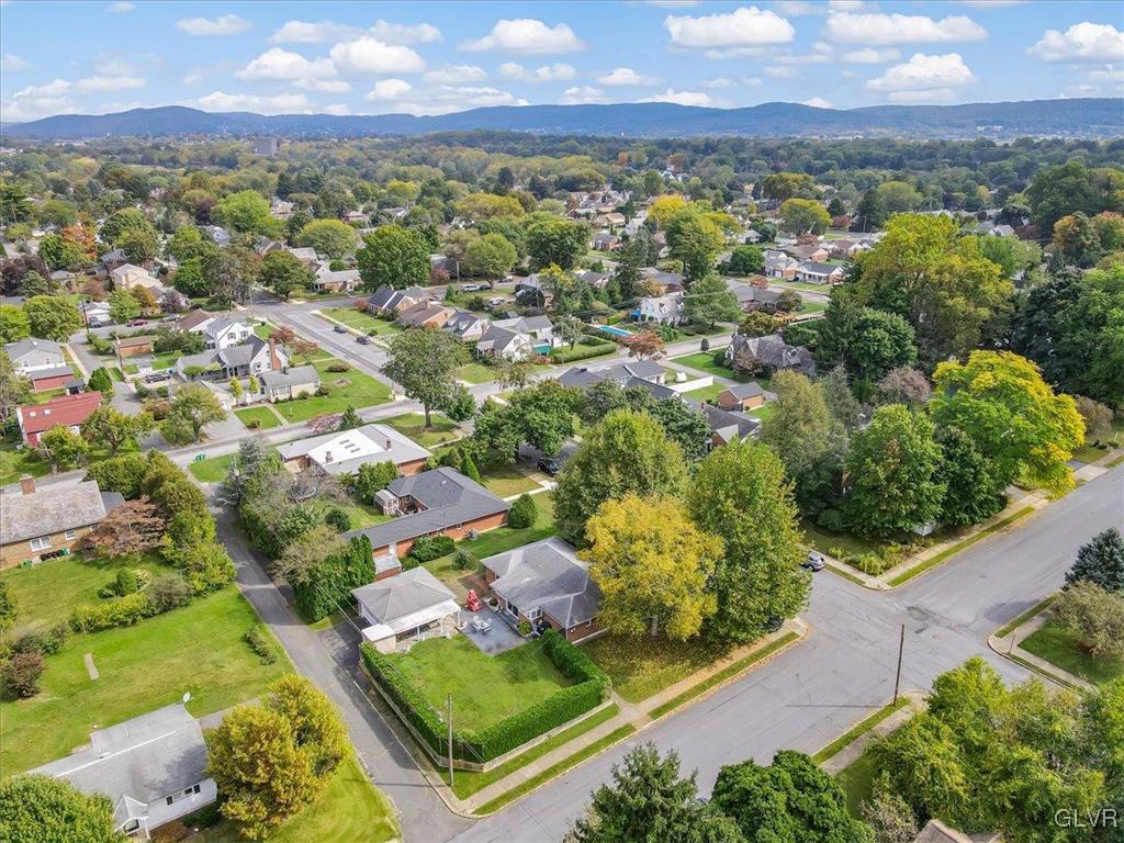 2545 West Fairview Street