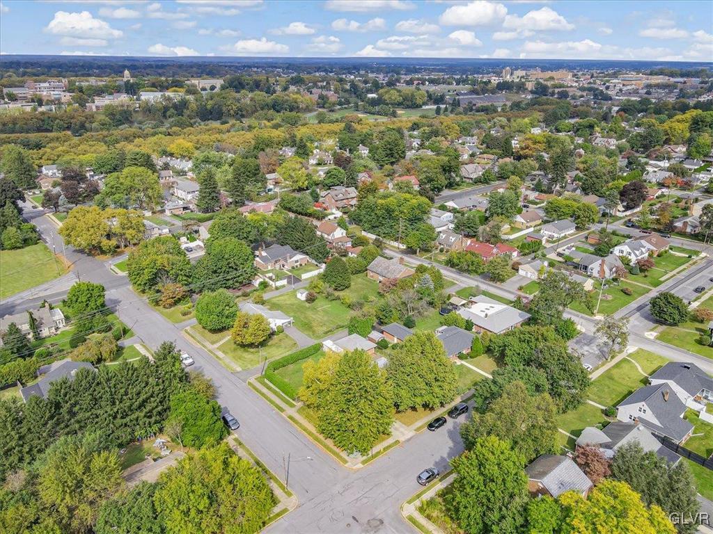 2545 West Fairview Street
