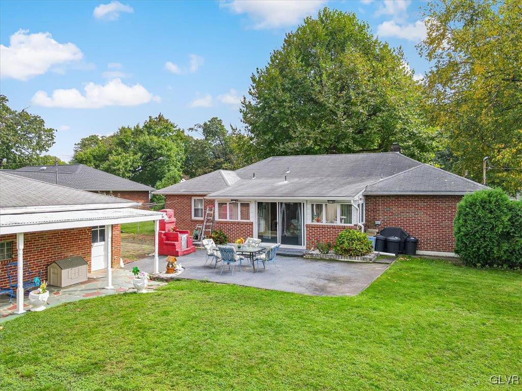 2545 West Fairview Street