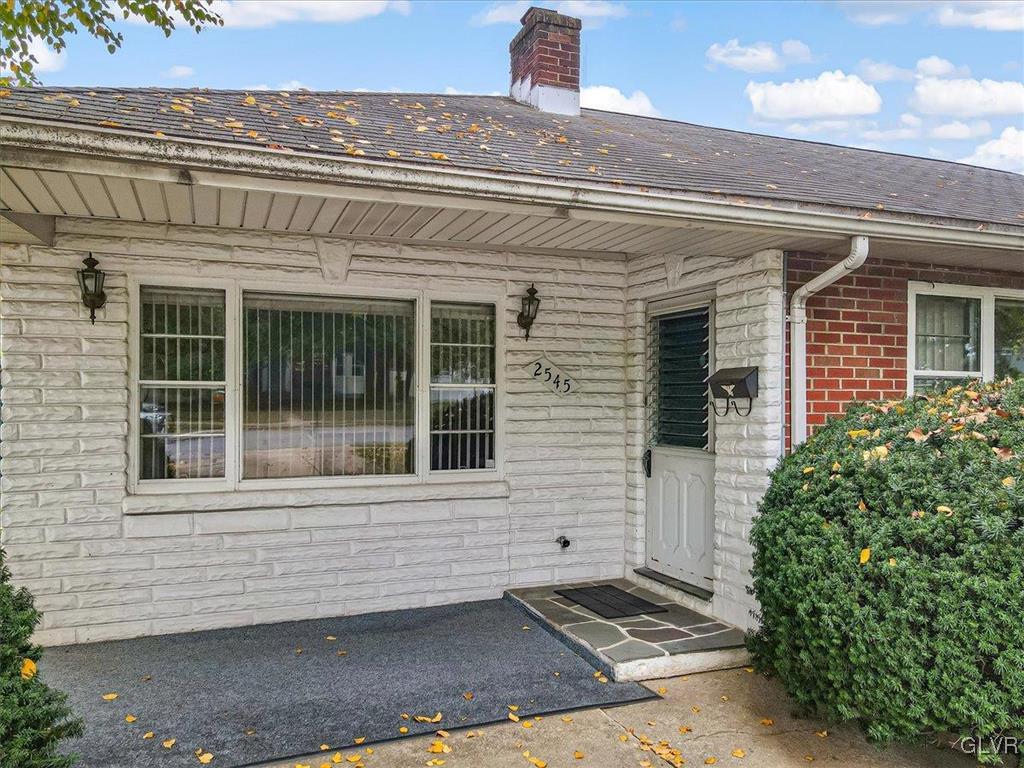 2545 West Fairview Street