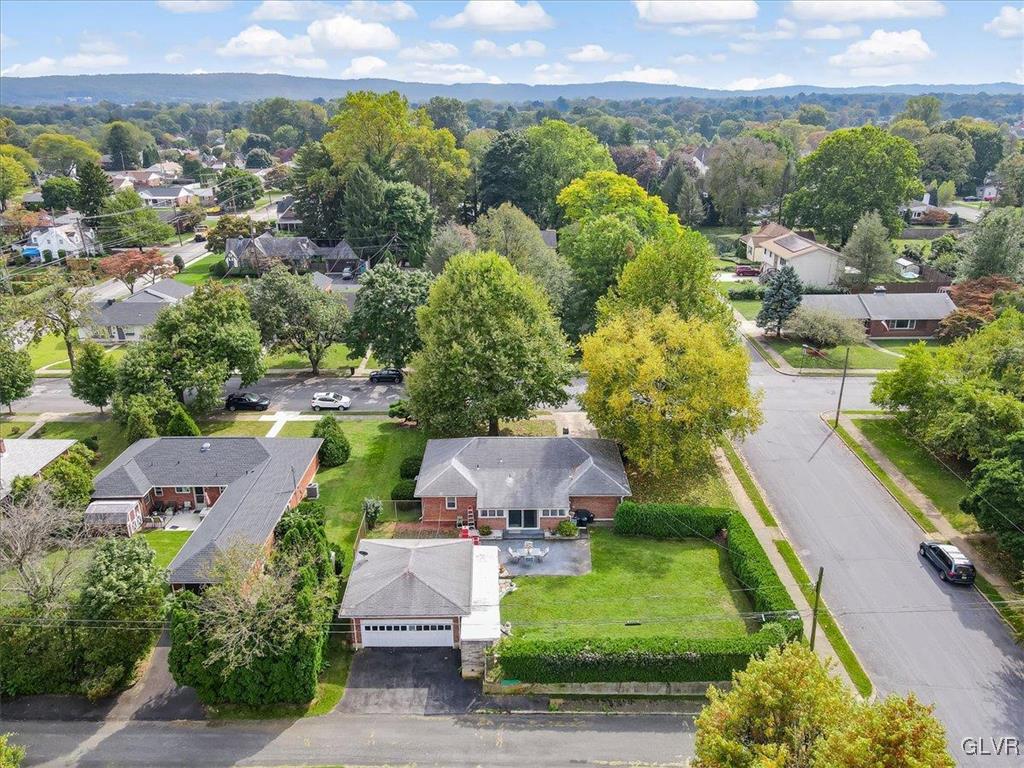 2545 West Fairview Street