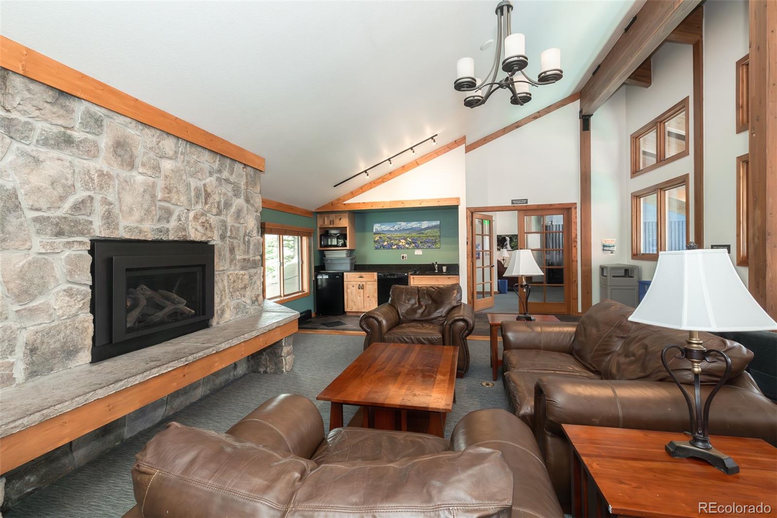 715 S 5th Avenue Unit: J170