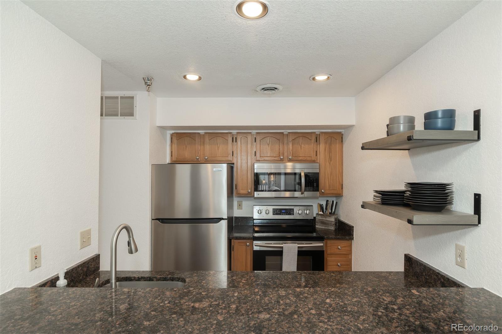 715 S 5th Avenue Unit: J170
