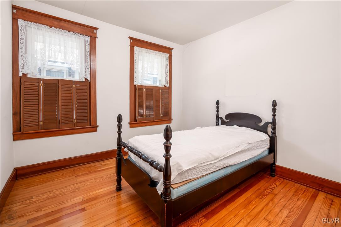 145 West Brookdale
