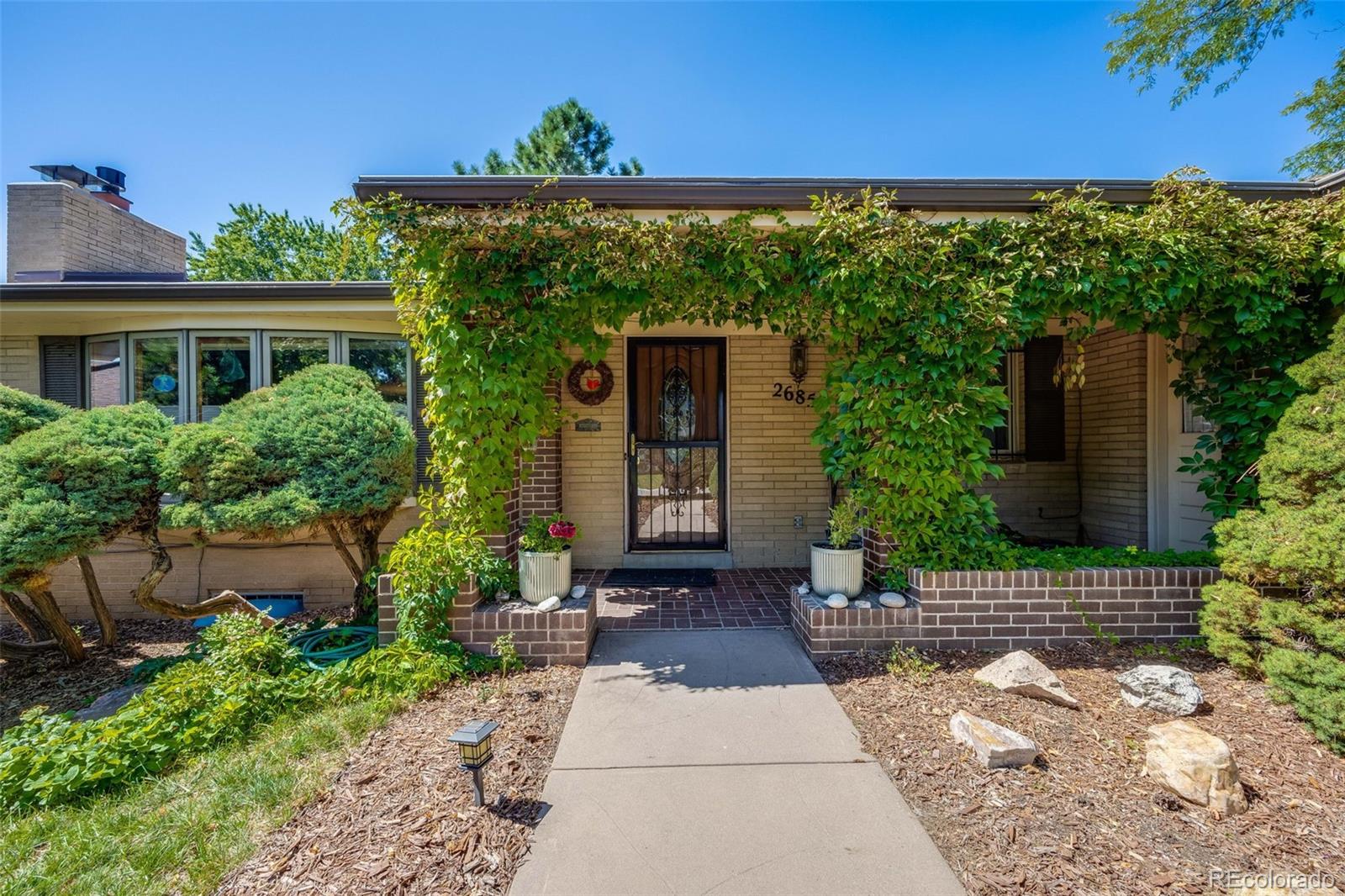 2685 S Zurich Court