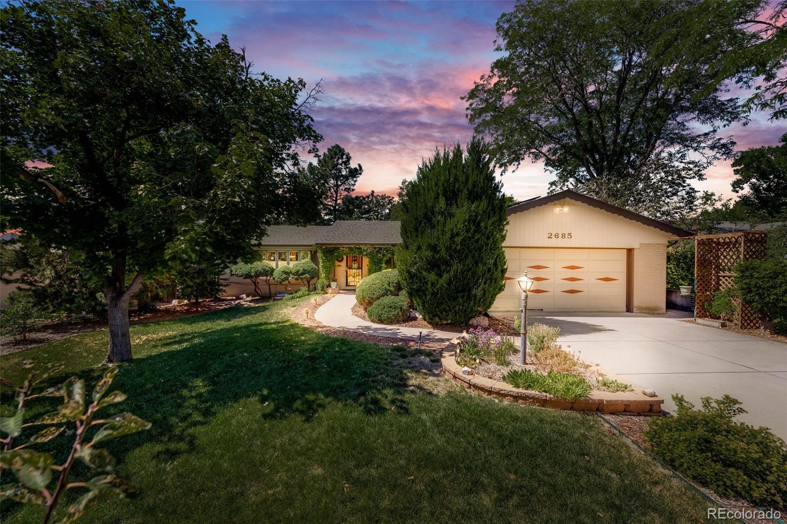 2685 S Zurich Court