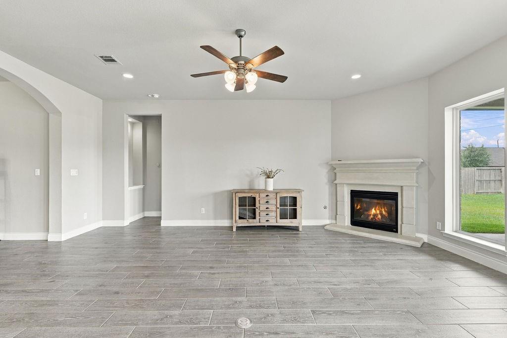 6914 Red Oak Drive