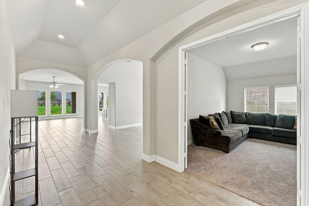 6914 Red Oak Drive