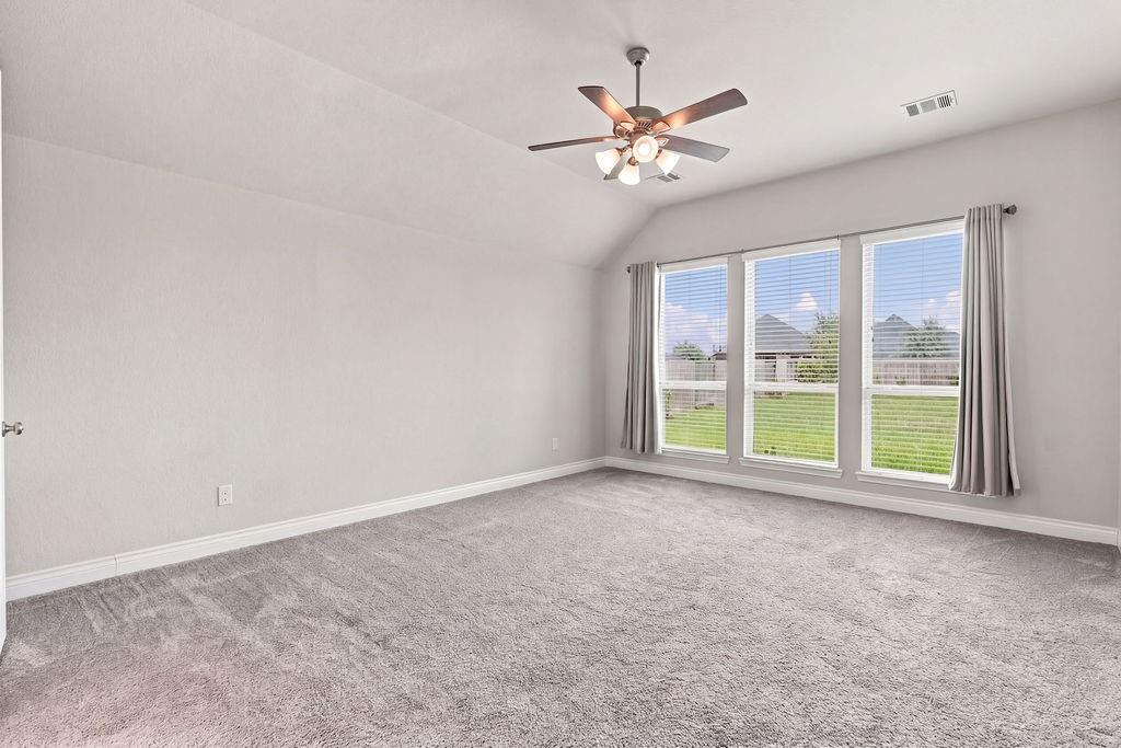 6914 Red Oak Drive