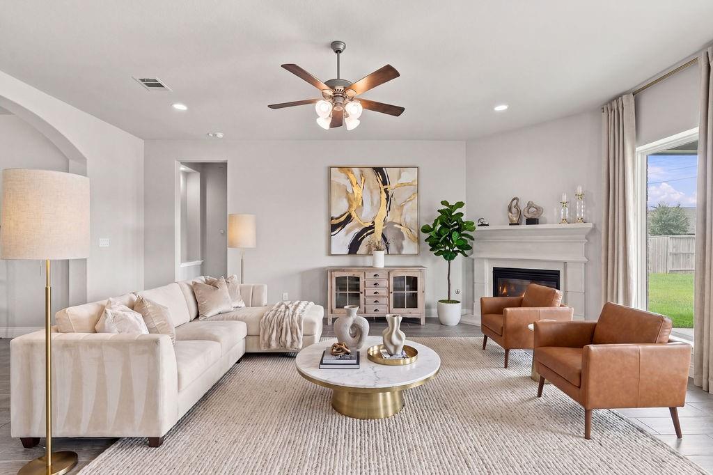 6914 Red Oak Drive