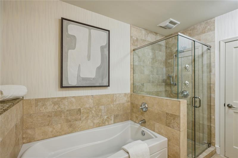 2795 Peachtree Road NE Unit 401