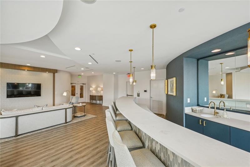 2795 Peachtree Road NE Unit 401