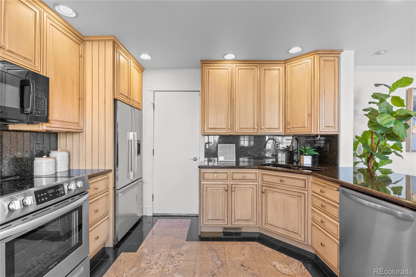 7373 E Iowa Avenue Unit: 1085