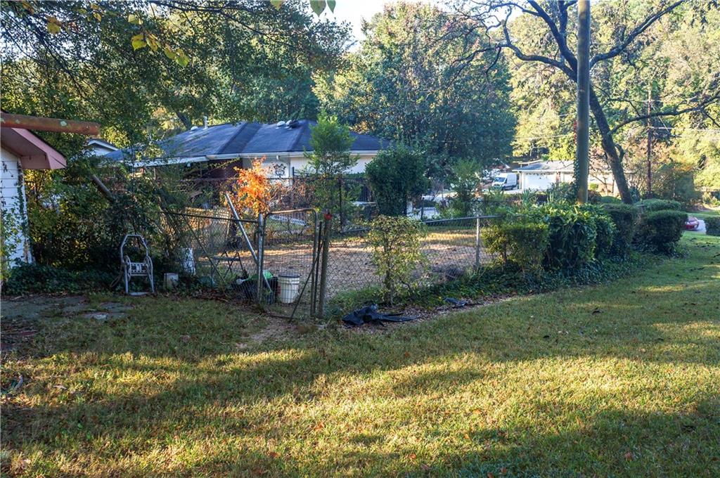 3204 Spreading Oak Drive SW