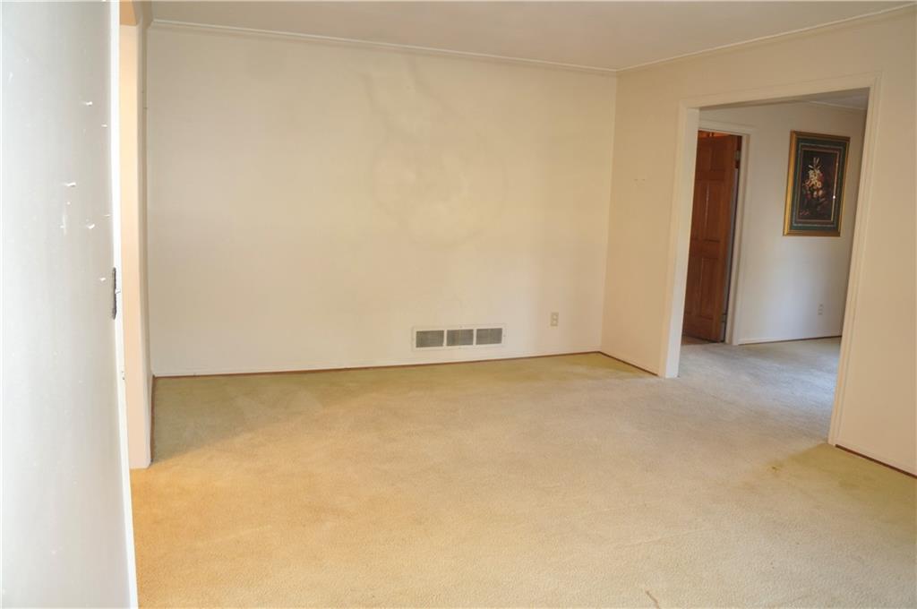 3204 Spreading Oak Drive SW