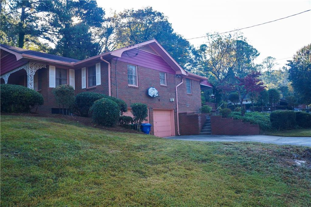 3204 Spreading Oak Drive SW