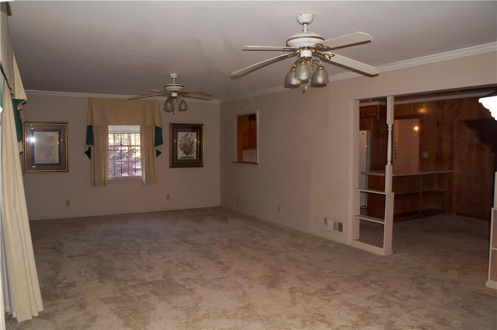 3204 Spreading Oak Drive SW