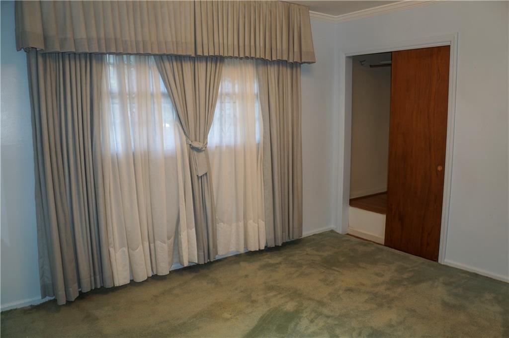 3204 Spreading Oak Drive SW