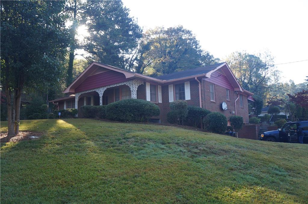 3204 Spreading Oak Drive SW