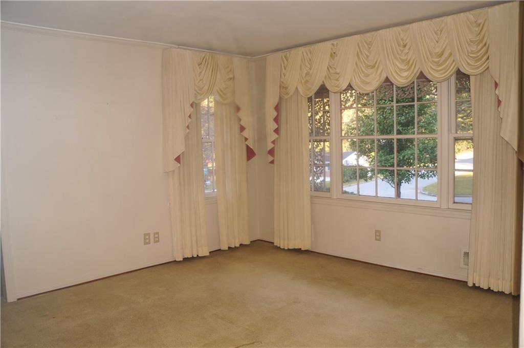3204 Spreading Oak Drive SW