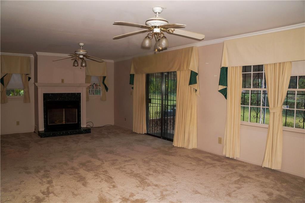 3204 Spreading Oak Drive SW