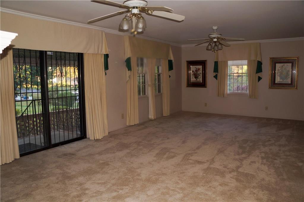 3204 Spreading Oak Drive SW