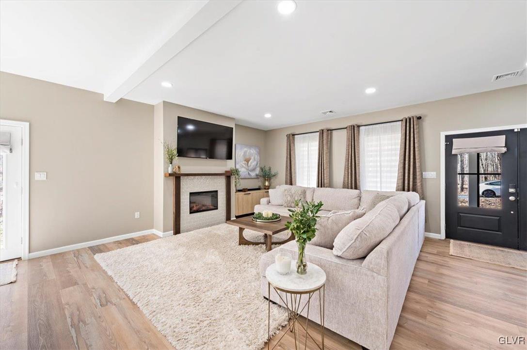 25 Oak Lane West