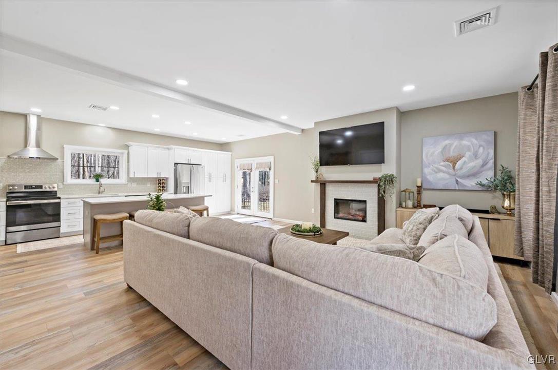 25 Oak Lane West