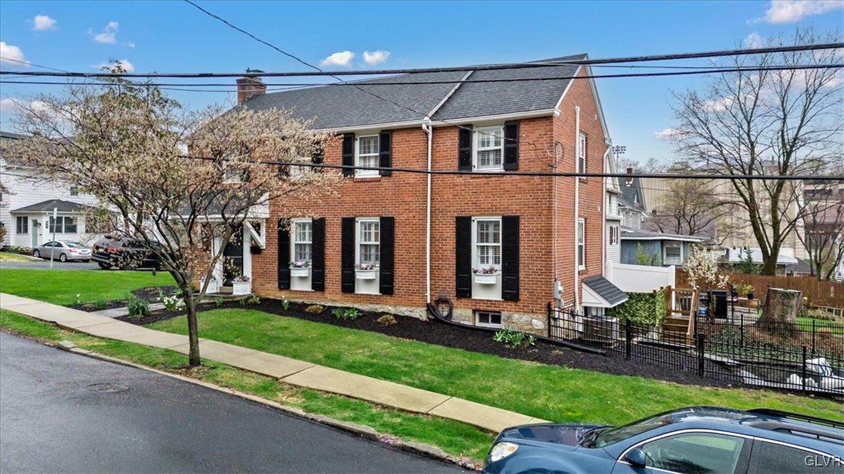 800 West Burke Street
