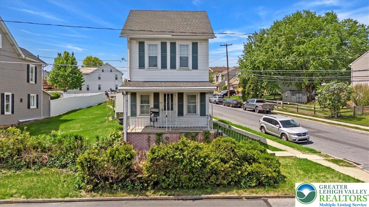 896 Front Street