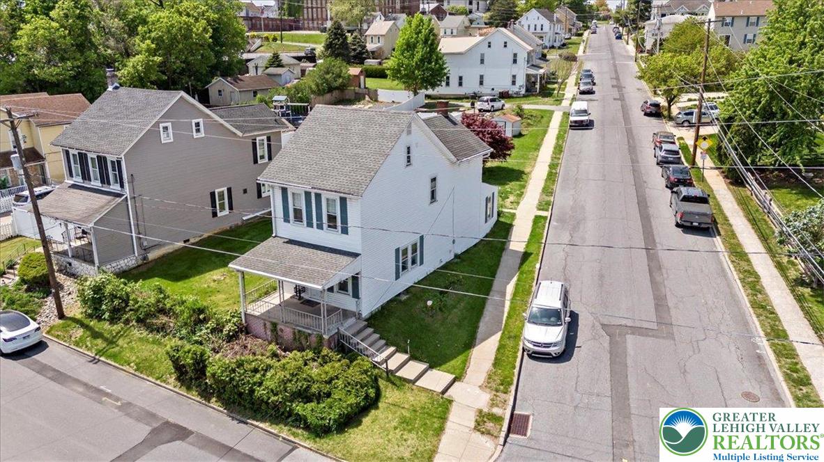 896 Front Street