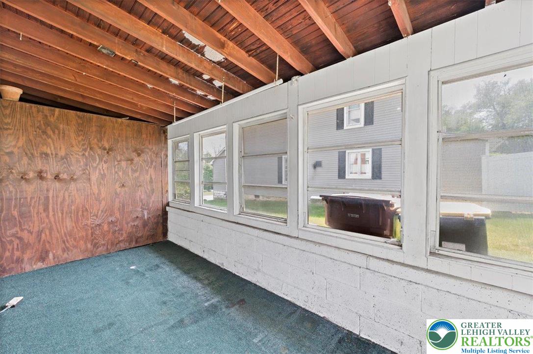 896 Front Street