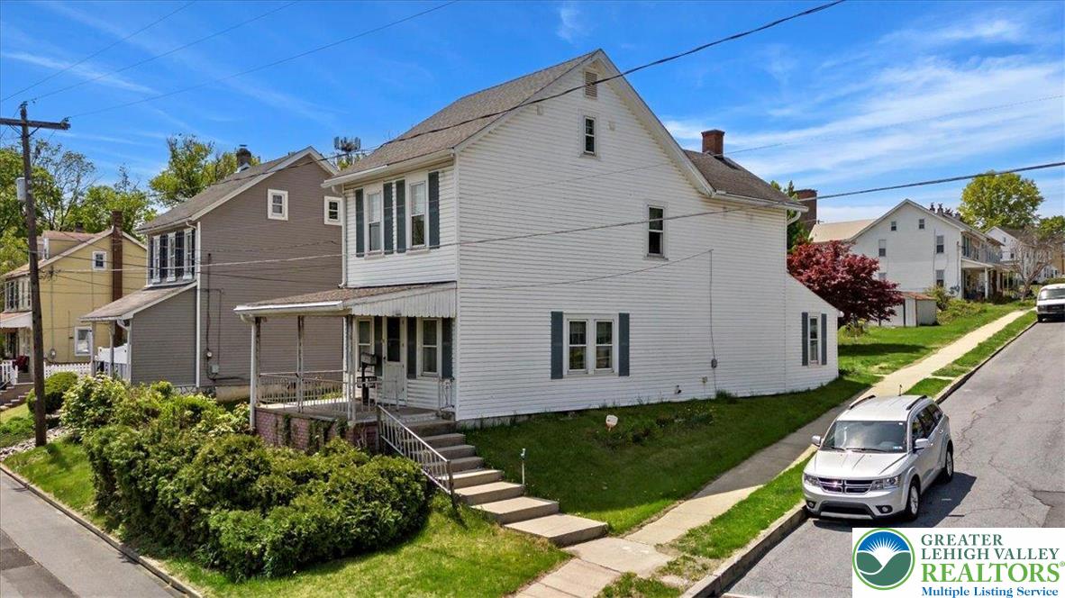 896 Front Street