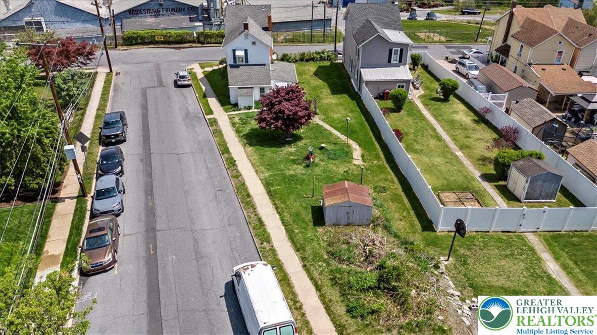 896 Front Street