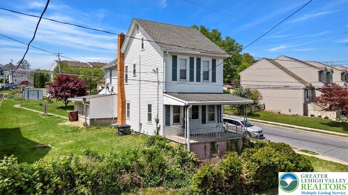 896 Front Street