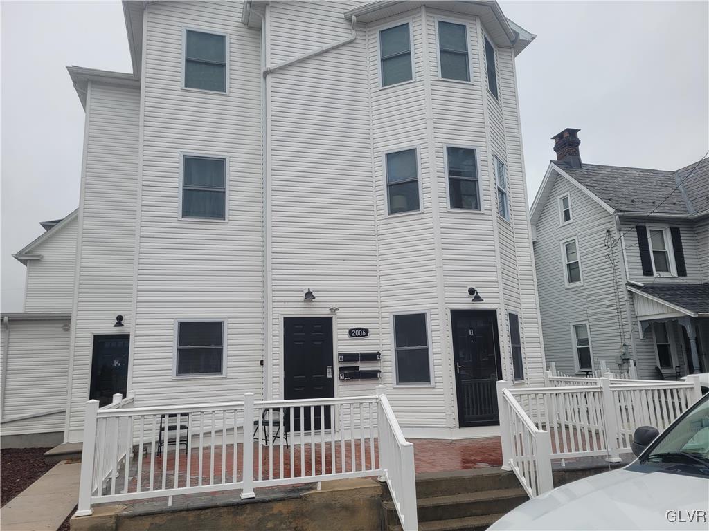 2006 Washington Avenue 1