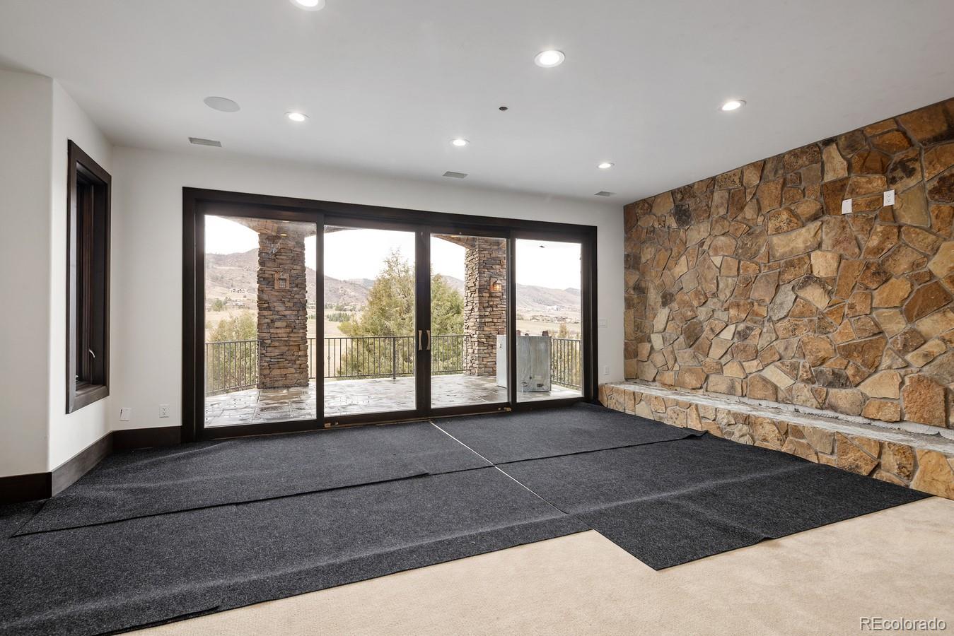 9959 Whistling Elk Drive